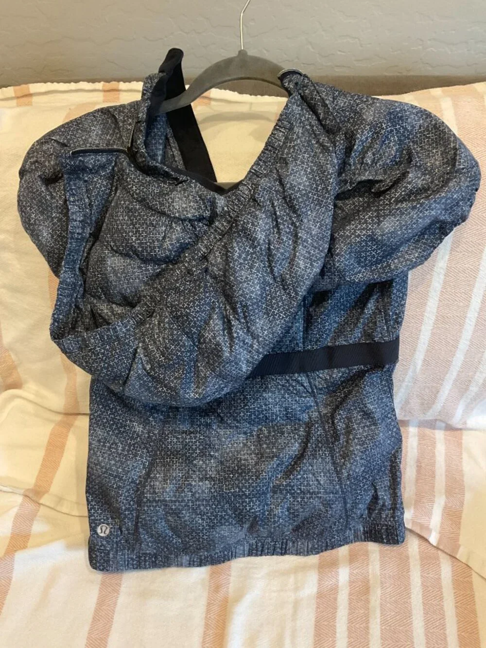 lululemon Sleeveless Zip-Front Hooded Vest | Navy Blue Star Print | Black Ribbon